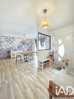 /international/fr/neuilly-le-real-auvergne-310105404852/
