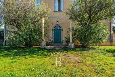 /international/fr/l-ile-rousse-corsica-310106157691/
