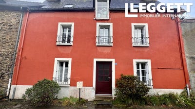 /international/fr/josselin-brittany-310104616427/