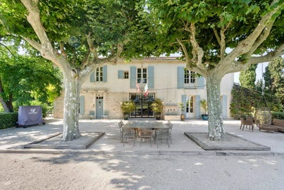/international/fr/eyragues-hh-15861712-eyragues-provence-alpes-cote-d-azur-310101034271/