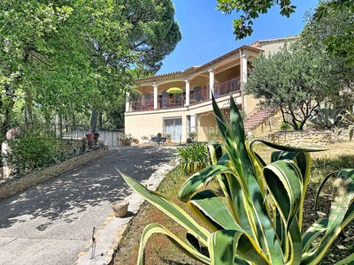 /international/fr/rochegude-rhone-310108944130/