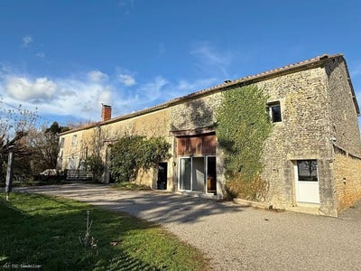 /international/fr/saint-sulpice-de-ruffec-charente-310103428398/