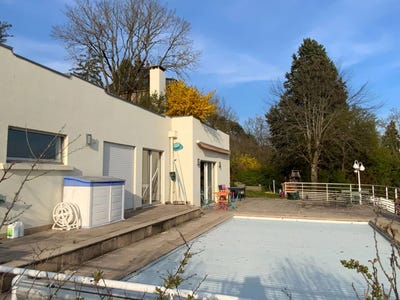 /international/fr/le-creusot-burgundy-310107045755/