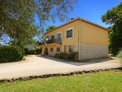 /international/fr/laudun-l-ardoise-languedoc-roussillon-310107949373/