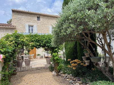 /international/fr/villeneuve-les-avignon-languedoc-roussillon-120092972909/