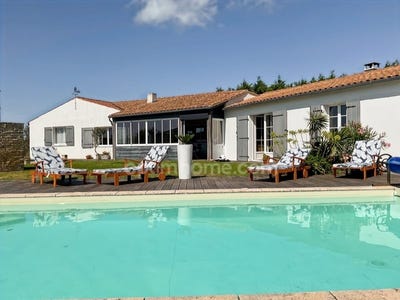 /international/fr/saint-clement-des-baleines-charente-310108087827/?lang=th
