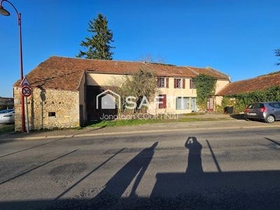 /international/fr/charmes-auvergne-310106117198/