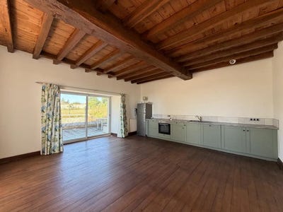 /international/fr/montravers-charente-310109200224/