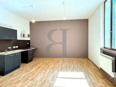 /international/fr/l-isle-sur-la-sorgue-provence-alpes-cote-d-azur-310100111340/