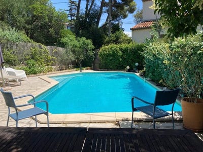 /international/fr/villeneuve-les-avignon-languedoc-roussillon-310108526704/