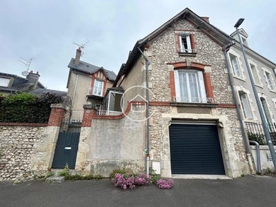 /international/fr/blois-centre-val-de-loire-310100493607/