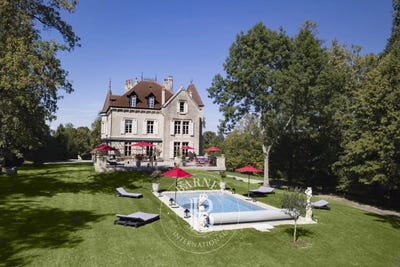 /international/fr/arbois-franche-comte-310100606748/