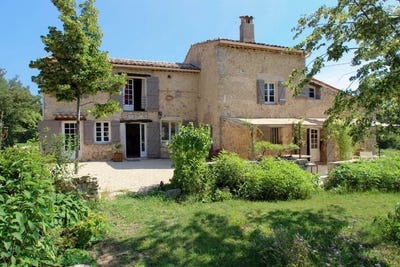 /international/fr/fayence-hh-15038153-fayence-provence-alpes-cote-d-azur-310100958688/
