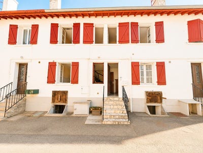 /international/fr/hasparren-aquitaine-310109575894/