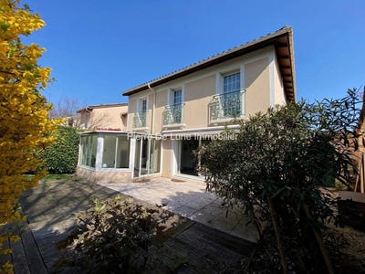 /international/fr/lyon-5-rhone-310106826215/