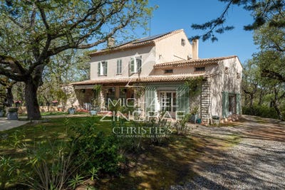 /international/fr/rians-provence-alpes-cote-d-azur-310108484821/