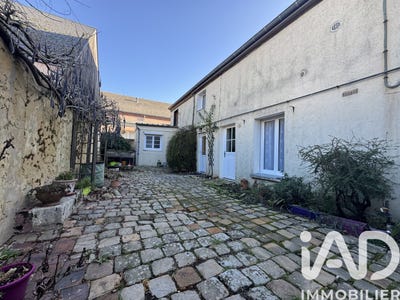 /international/fr/courville-sur-eure-centre-val-de-loire-310104858893/