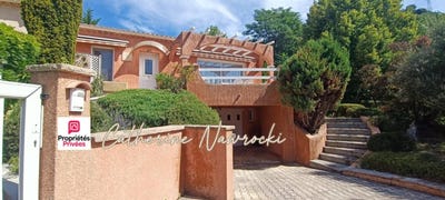 /international/fr/montbrun-les-bains-rhone-310109098530/?lang=fr