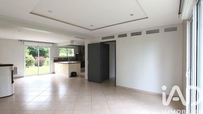 /international/fr/villaines-les-rochers-centre-val-de-loire-310107017832/