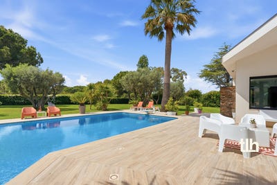 /international/fr/lattes-languedoc-roussillon-310107888225/