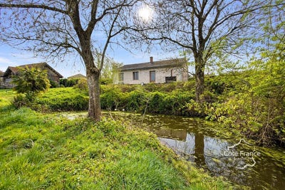 /international/fr/dompierre-en-morvan-burgundy-310107950980/