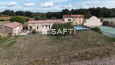/international/fr/fosses-et-baleyssac-aquitaine-310110073767/