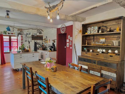 /international/fr/treziers-languedoc-roussillon-310109778312/