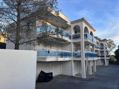 /international/fr/saint-raphael-provence-alpes-cote-d-azur-310108465342/