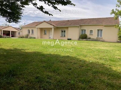 /international/fr/pleumartin-charente-310107221371/