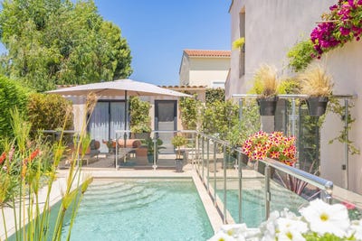 /international/fr/antibes-hh-15456536-antibes-provence-alpes-cote-d-azur-310100958649/