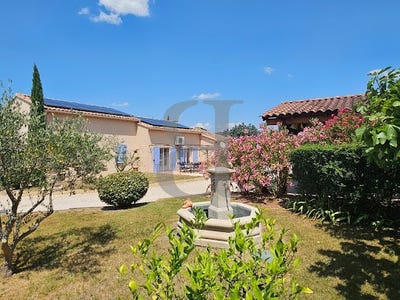 /international/fr/sainte-cecile-les-vignes-provence-alpes-cote-d-azur-310100539774/?lang=en