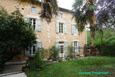 /international/fr/nontron-aquitaine-310106490124/