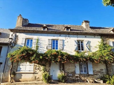 /international/fr/najac-midi-pyrenees-310099467155/