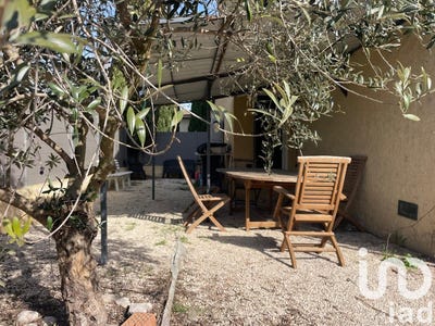 /international/fr/l-isle-sur-la-sorgue-provence-alpes-cote-d-azur-310097847833/