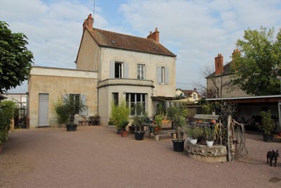 /international/fr/cosne-d-allier-auvergne-310099900582/