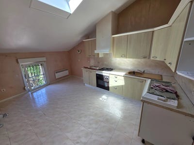 /international/fr/8-rue-du-griffe-saint-quentin-la-poterie-languedoc-roussillon-310107978976/