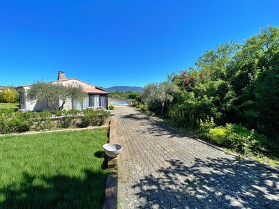 /international/fr/mirabel-aux-baronnies-rhone-310100280109/