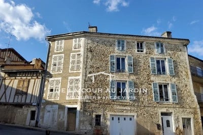 /international/fr/nontron-aquitaine-310105719729/