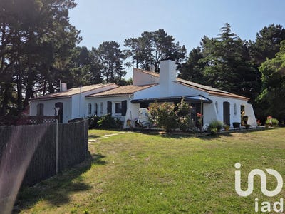 /international/fr/soullans-pays-de-la-loire-310100540544/