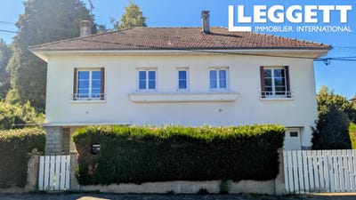 /international/fr/chalus-auvergne-310108727413/