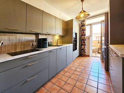 /international/fr/uzes-languedoc-roussillon-310110377303/