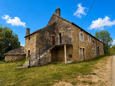 /international/fr/mont-saint-jean-burgundy-310107792631/