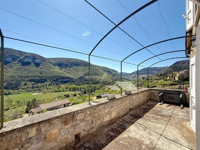 /international/fr/mostuejouls-midi-pyrenees-310099529279/
