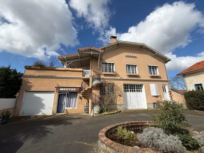 /international/fr/sauveterre-de-bearn-aquitaine-310108406181/