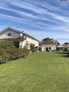/international/fr/brie-sous-chalais-charente-310108943808/?lang=fr