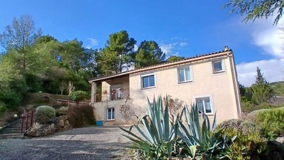 /international/fr/caunes-minervois-languedoc-roussillon-310105265992/