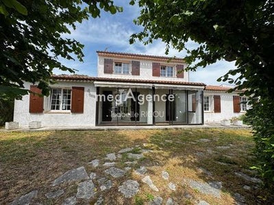 /international/fr/saint-trojan-les-bains-charente-310100651480/?lang=en