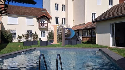/international/fr/paray-le-monial-burgundy-310105968923/