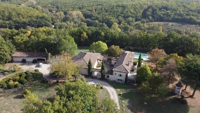 /international/fr/cordes-sur-ciel-midi-pyrenees-120095785459/?lang=fr