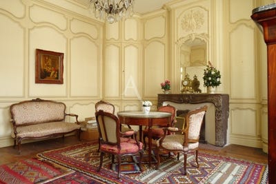 /international/fr/la-rochelle-franche-comte-310104468350/